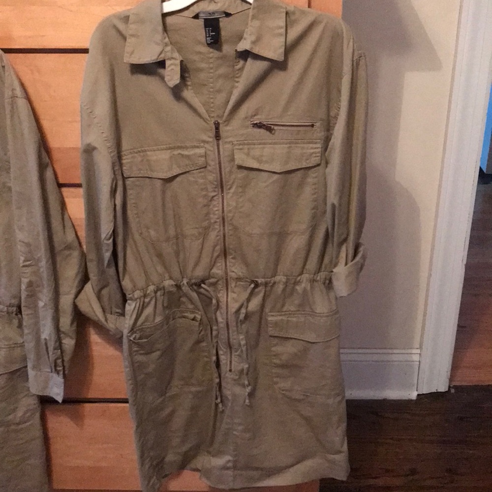 Khaki shirt dress with front zipper and ties